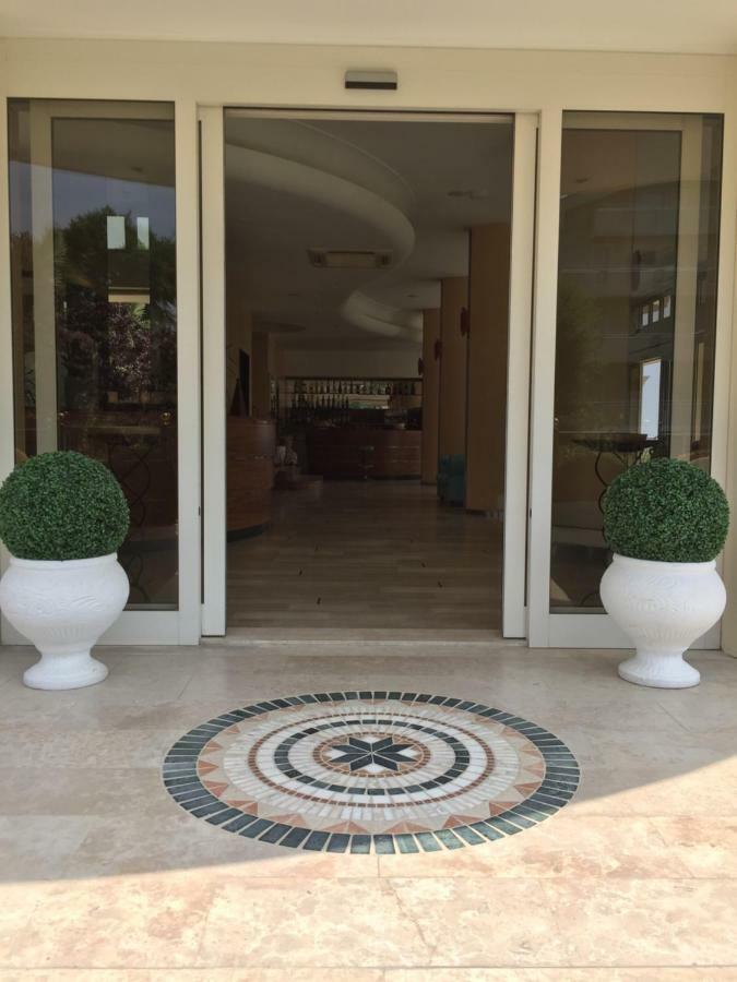 Hotel La Rosa Cattolica Exterior foto
