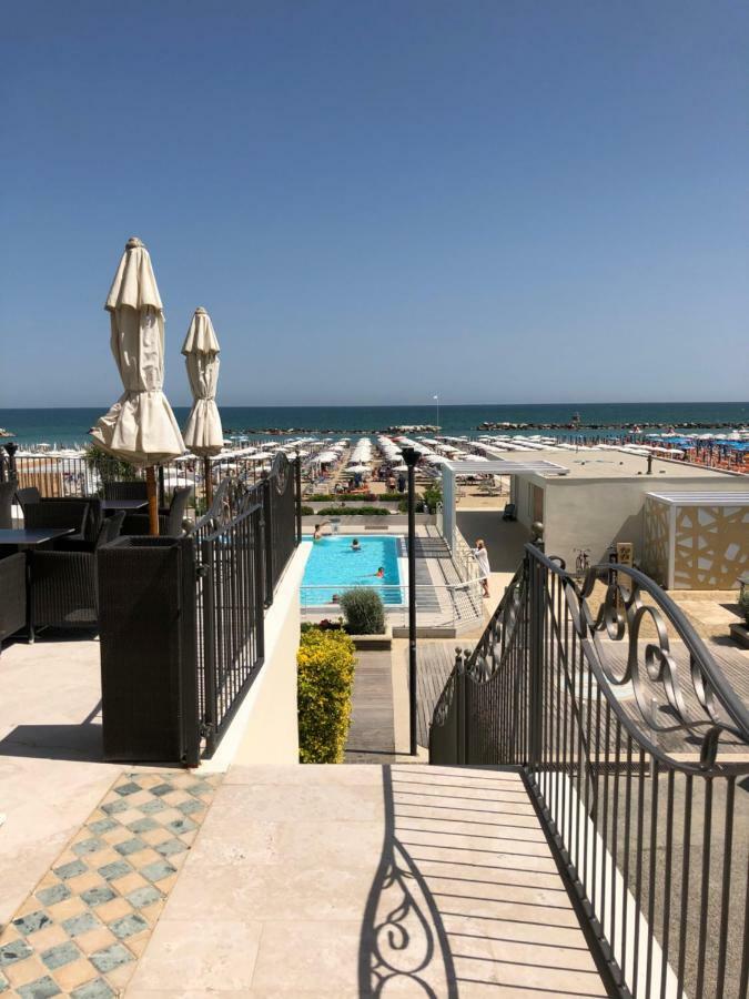 Hotel La Rosa Cattolica Exterior foto